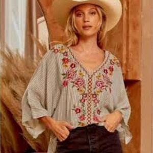 Faveur Boutique Boho Chic Striped Blouse With Floral Embroidery Large